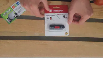 Флеш-драйв TRANSCEND JetFlash 590 8GB Черный TS8GJF590K