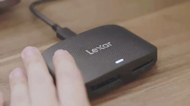 Lexar CFexpress Type B & SD USB 3.2 Gen 2 Card Reader Unboxing